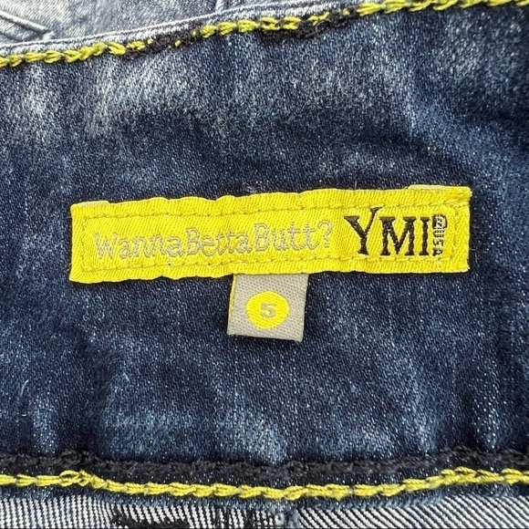 YMI Wanna Betta Butt Cuffed Hem Denim Jean Shorts Size 5 Women's - Picture 4 of 8